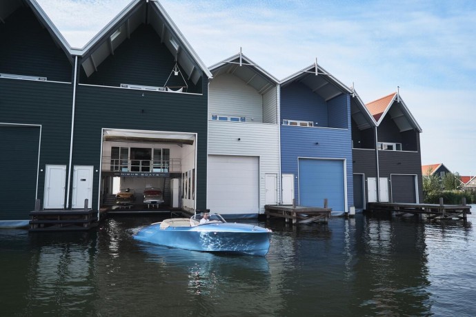 Дизайнерский лофт на берегу канала в Нидерландах