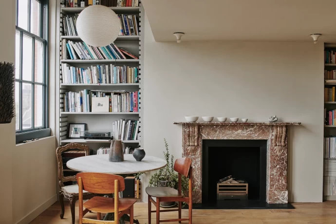 Лофт основательницы компании по производству красок Atelier Ellis Кассандры Эллис в Лондоне Лофт основательницы компании по производству красок Atelier Ellis Кассандры Эллис в Лондоне
