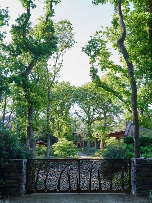 Деревянная вилла посреди леса недалеко от села Берген, Нидерланды Деревянная вилла посреди леса недалеко от села Берген, Нидерланды