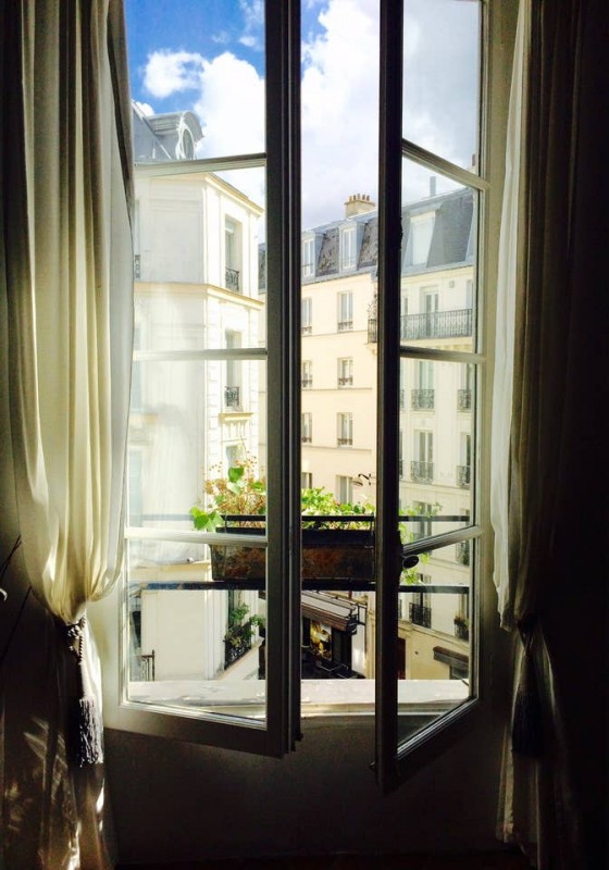 Уютная парижская квартира, наполненная старинными деталями