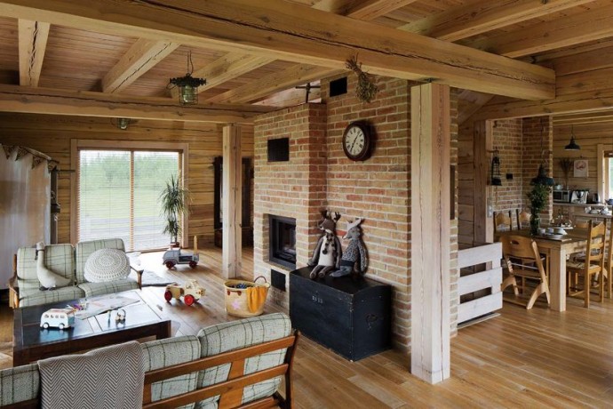 Уютный деревянный дом в польской сельской местности