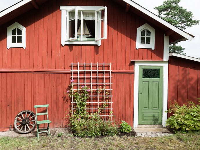 Дом 1890-х годов постройки и гостевой домик в Даларё, Швеция