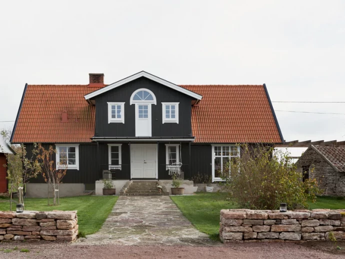 Дом, построенный в середине 1800-х годов, в деревне Ленстад на шведском острове Эланд