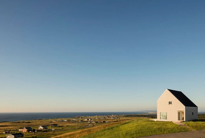 Современный дом для отдыха на островах Мадлен в Канаде
