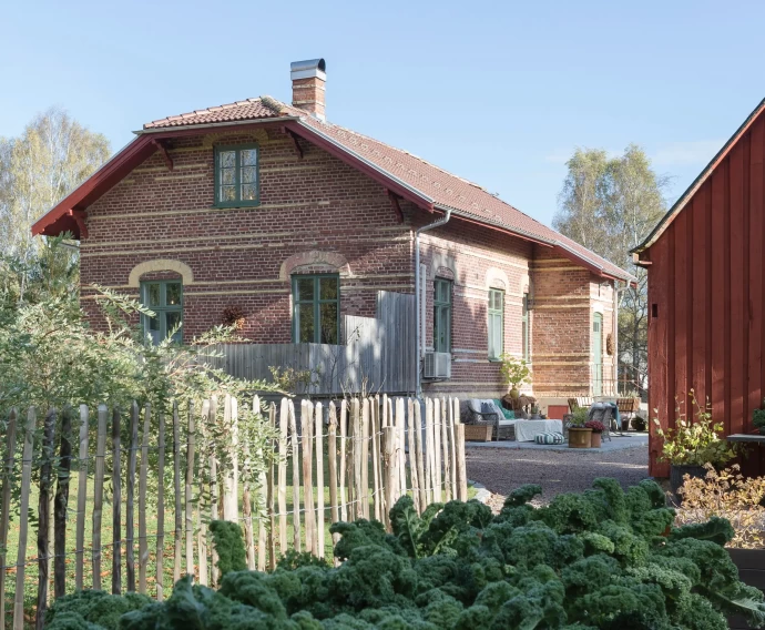 Станционный дом 1886 года в Линдерёде (Швеция), переоборудованный в жилой дом