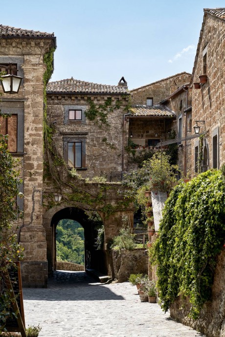 Частный отель на 4 номера Corte della Maestà в средневековой деревне Чивита-ди-Баньореджо, Италия