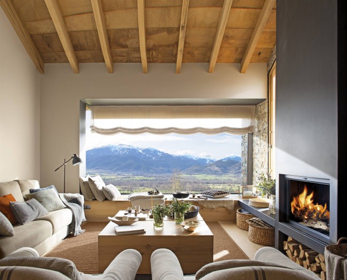 Дом в Испании с панорамным видом на Пиренеи