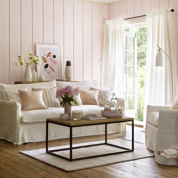 От мягких пастельных до ярких и богатых оттенков - примеры оформления гостиной в розовом цвете