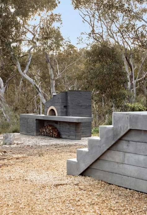 Дом архитектора Саймона Андерсона и диетолога Ким Белл в долине Мегалонг, Австралия
