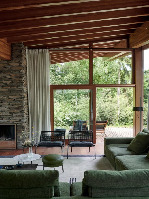 Деревянная вилла посреди леса недалеко от села Берген, Нидерланды Деревянная вилла посреди леса недалеко от села Берген, Нидерланды