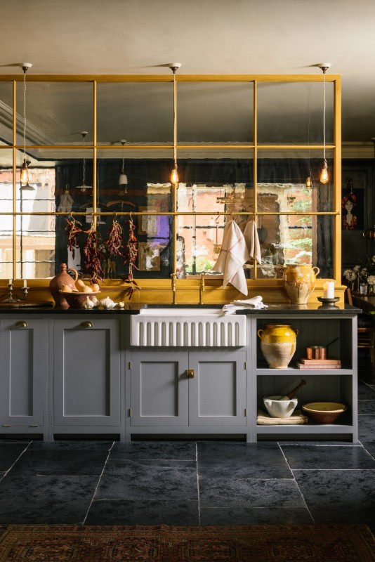 Кухня в выставочном зале производителя мебели deVOL на Манхэттене