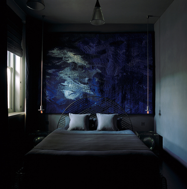 Квартира, оформленная в оттенках серого и синего