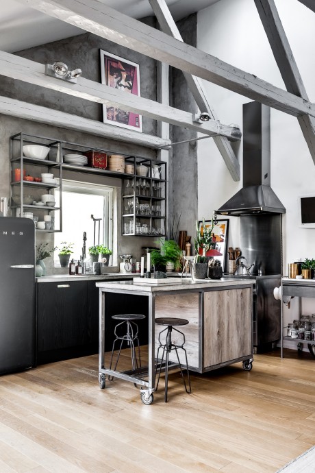 Мансардная квартира-лофт площадью 150 м2 в Стокгольме