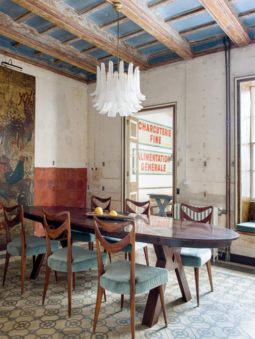 Старинный особняк дизайнера Бенито Эската в Маоне, Испания
