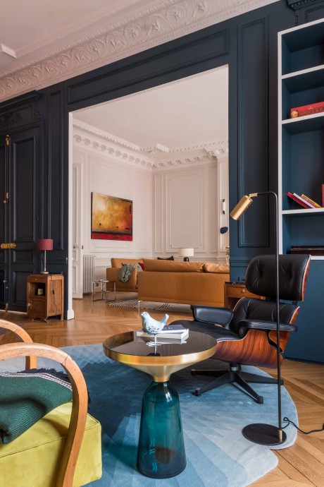 Элегантный интерьер просторной квартиры в Париже