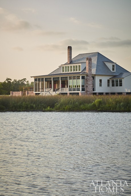 Дом у озера Чарльз в Луизиане