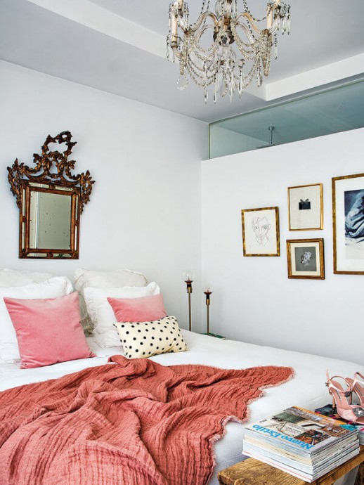 Интерьер апартаментов в Мадриде с женственными гламурными штрихами