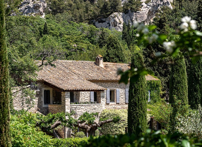Обновлённый традиционный каменный дом во французском Провансе