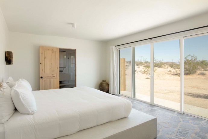 Минималистичный современный дом в пустыне Мохаве, Калифорния