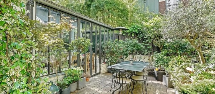 Квартира с садом в Париже