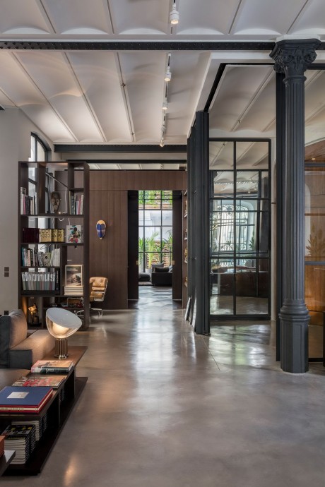 Лофт площадью 240 м2 в жилом комплексе на 26 квартир Casa Bure в Барселоне