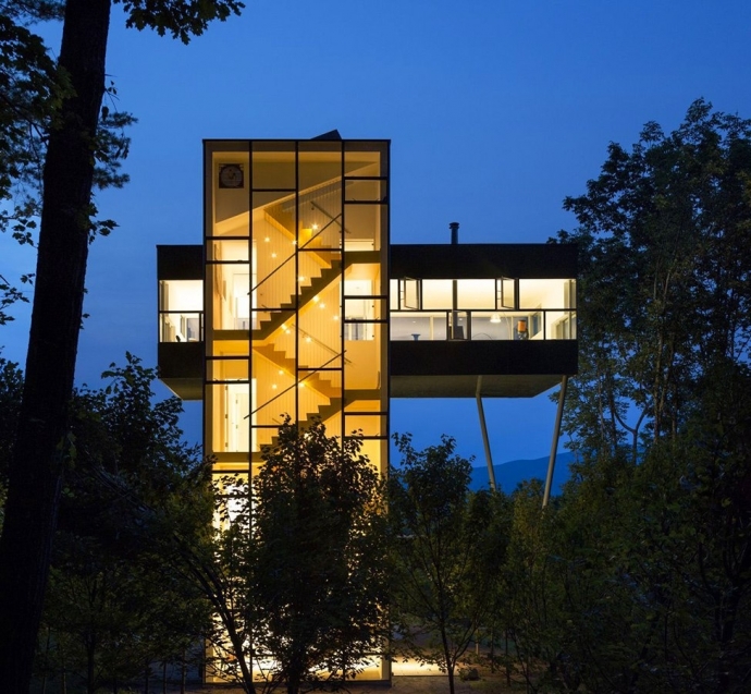 The Tower House. Загородный дом в виде лестницы в небо