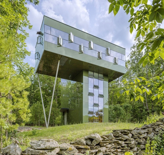 The Tower House. Загородный дом в виде лестницы в небо