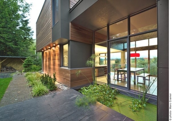 Modern T House