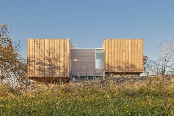 Two Hulls House