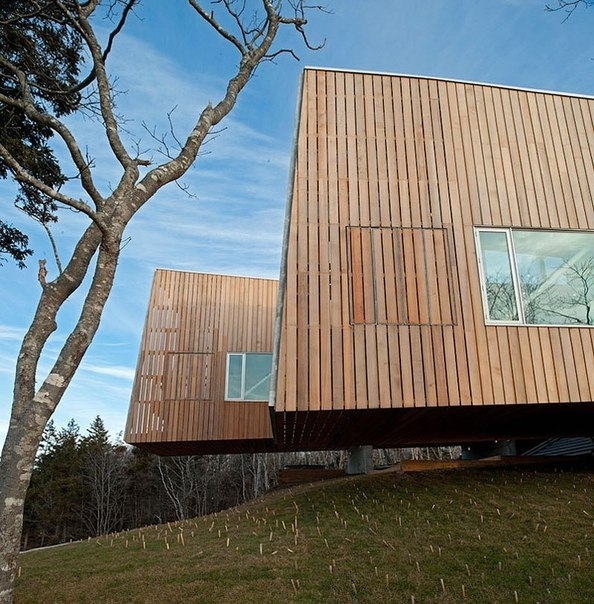 Two Hulls House