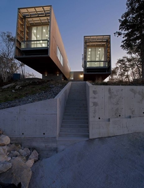 Two Hulls House