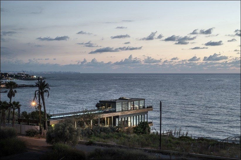 Просторный, современный оазис Oceanfront в Ливане Просторный, современный оазис Oceanfront в Ливане