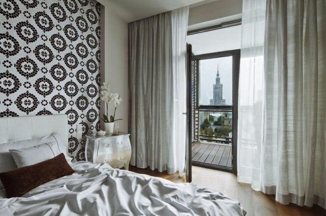 Современный, эклектичный интерьер квартиры в Варшаве, разработанный студией Nasciturus Design.