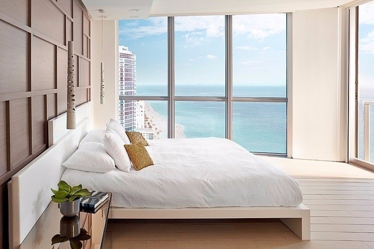 Красивая современная квартира разработана студией BBH Design Studio и расположена в солнечном Майами