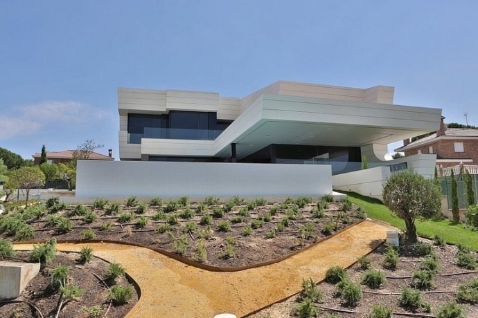 Balcony House