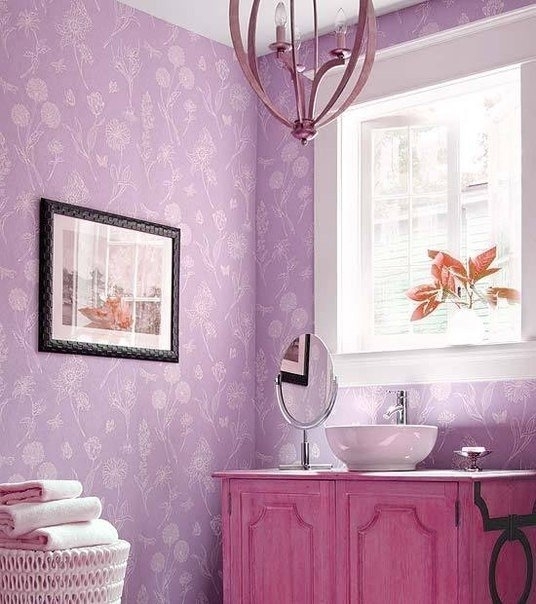 Подборка интерьеров в фиолетовом цвете.
