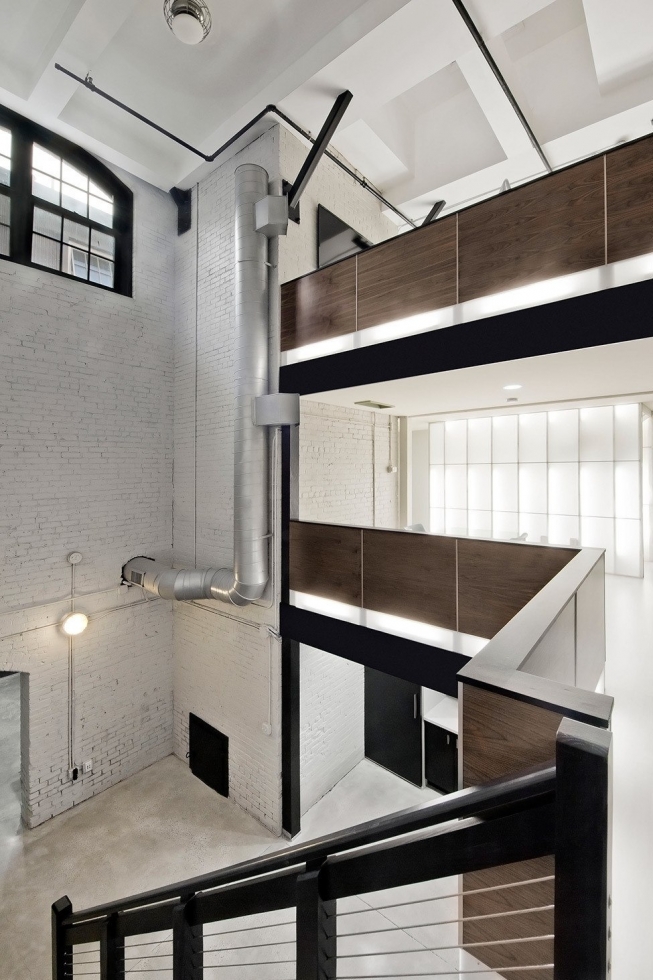 Дом и офис в здании старой котельной Дом и офис в здании старой котельной