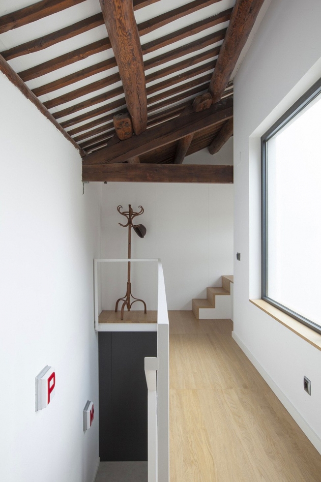 Дом в историческом здании склада в Испании