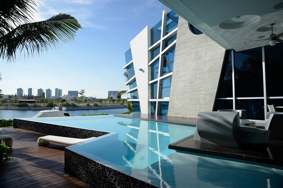 Футуристический особняк в Канкуне, Мексика