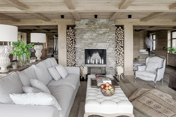 Интерьер дома из выбеленного дерева в польше