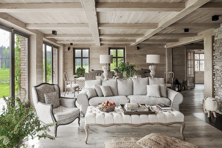 Интерьер дома из выбеленного дерева в польше