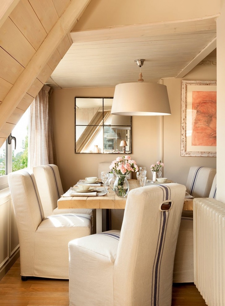 Небольшой деревянный дом в испании