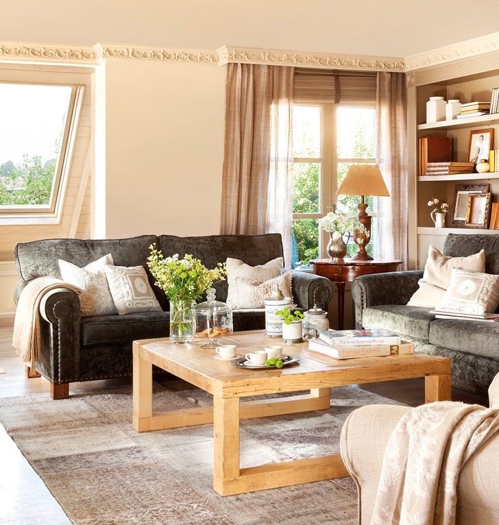 Небольшой деревянный дом в испании