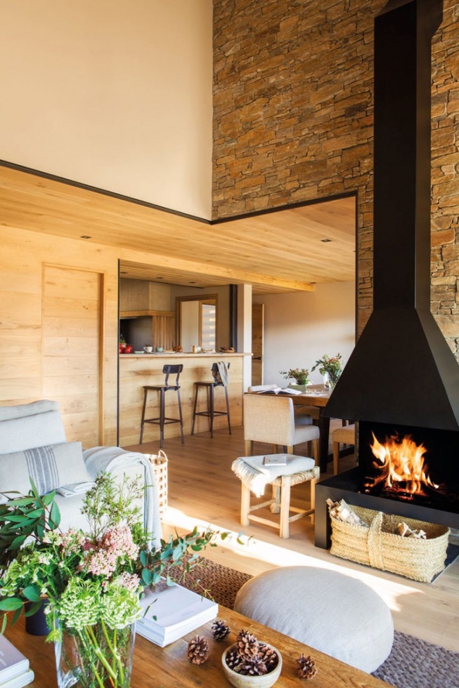 Природа на большом экране: современный дом в горах