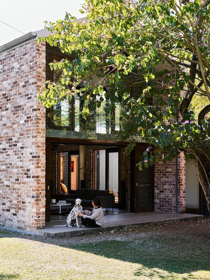 Небольшой дом с огромными окнами в Австралии Небольшой дом с огромными окнами в Австралии