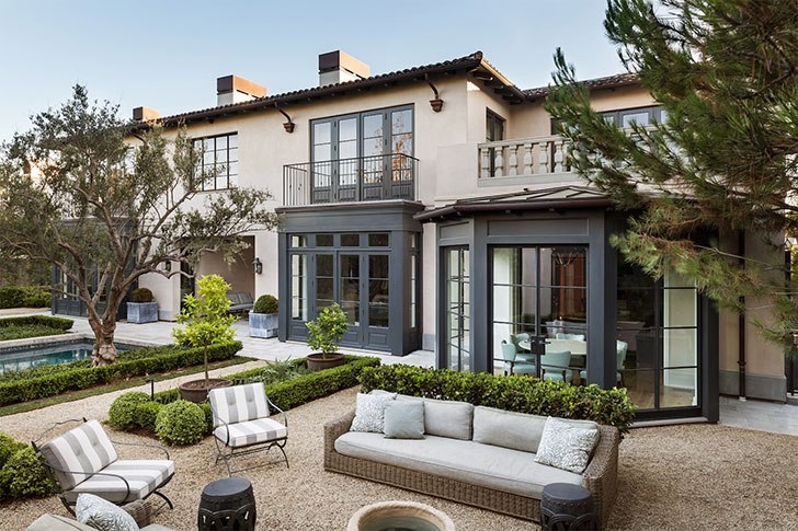 Дом в Лос-Анджелесе, вдохновленный архитектурой старой Европы Дом в Лос-Анджелесе, вдохновленный архитектурой старой Европы