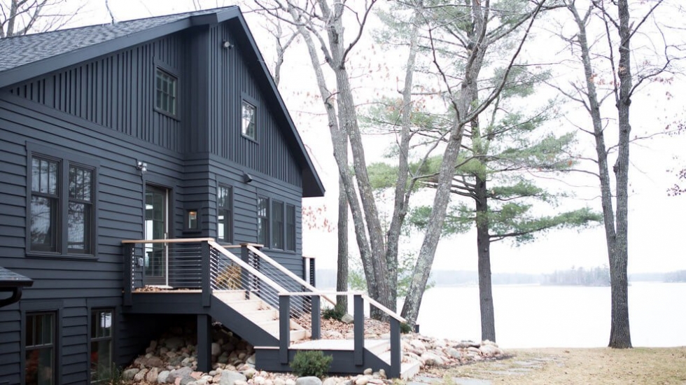 Светлый интерьер дома в прибрежном стиле Светлый интерьер дома в прибрежном стиле