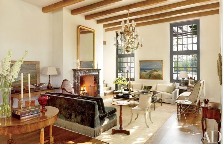 Невероятный особняк в колониальном стиле на берегу озера в США Невероятный особняк в колониальном стиле на берегу озера в США