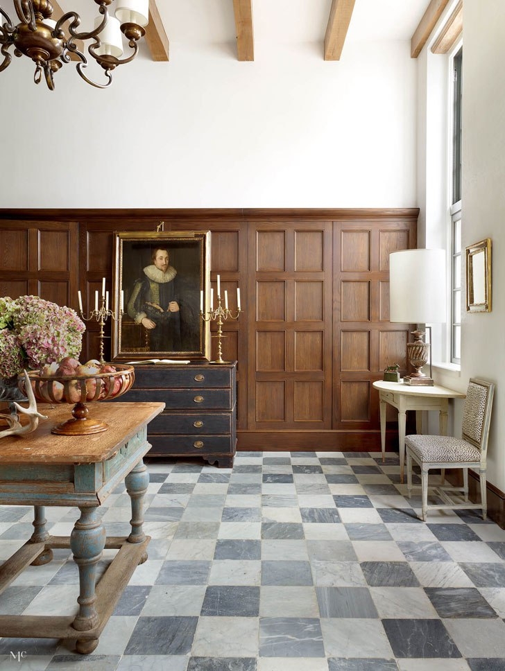 Невероятный особняк в колониальном стиле на берегу озера в США Невероятный особняк в колониальном стиле на берегу озера в США