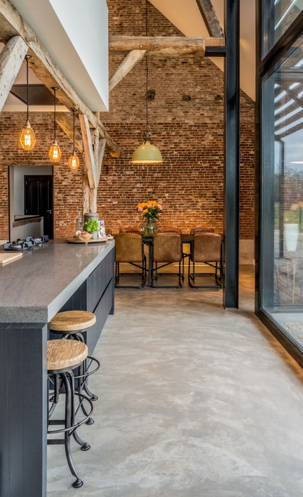 Когда-то фермерский дом с коровником, сегодня стильное жилье